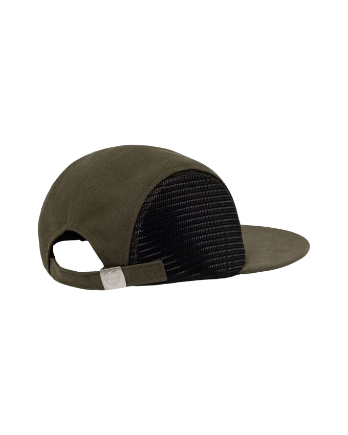 Cappellino con visiera lunga Cappellino con visiera lunga