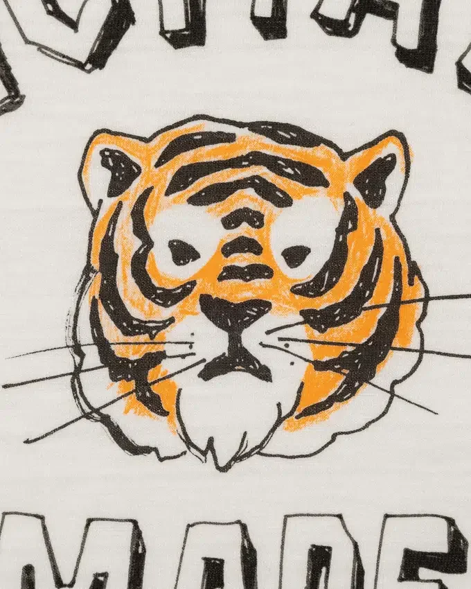 T-shirt con grafica n. 18 T-shirt con grafica n. 18