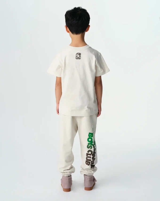 T-shirt per bambini con logo ad arco sfumato T-shirt per bambini con logo ad arco sfumato